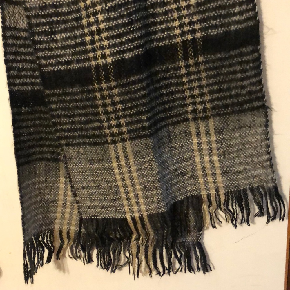Echo winter scarf
